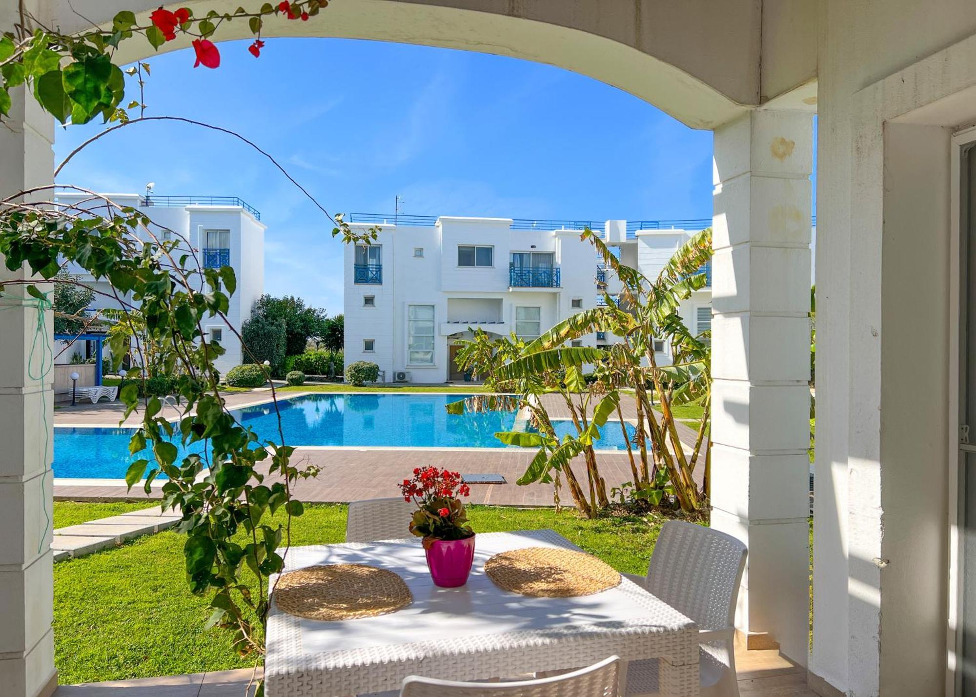 Garden Loft Apt With Pool In Alsancak Kyrenia Кирения Экстерьер фото