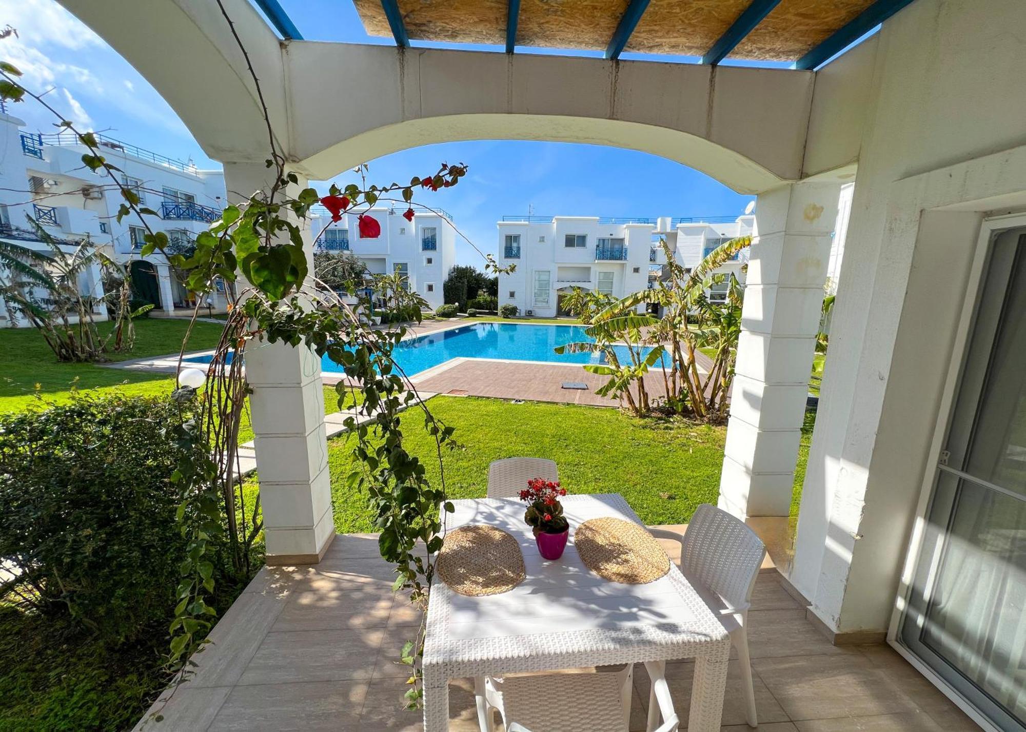 Garden Loft Apt With Pool In Alsancak Kyrenia Кирения Экстерьер фото